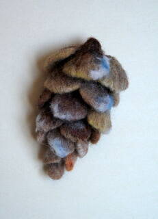 брошь - шишка в Новочебоксарске фото 2 Личные вещи Новочебоксарск