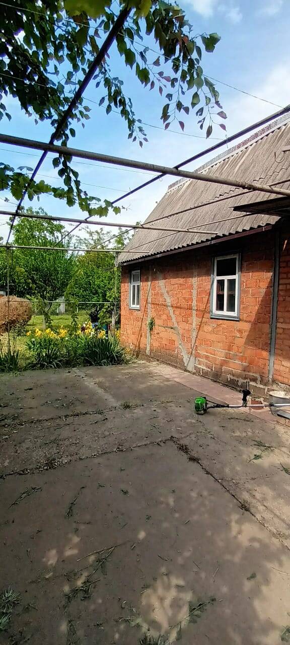 Продам участок под строительство с садовым домиком Продам участок под строительство с садовым домиком