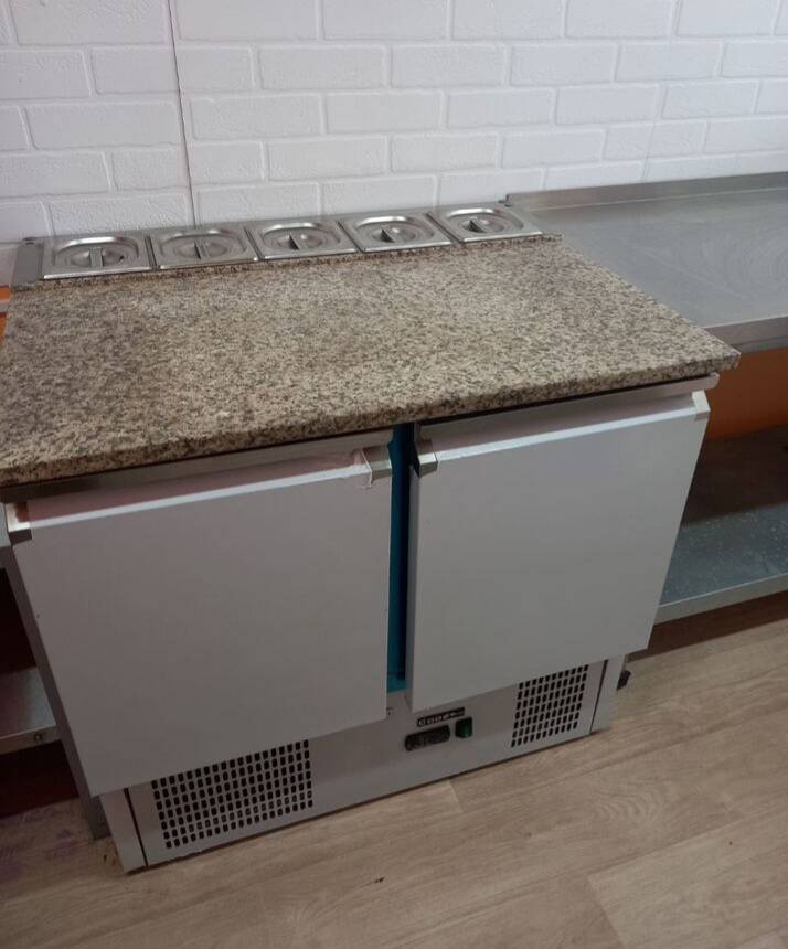 Продаю Холодильник Салладет