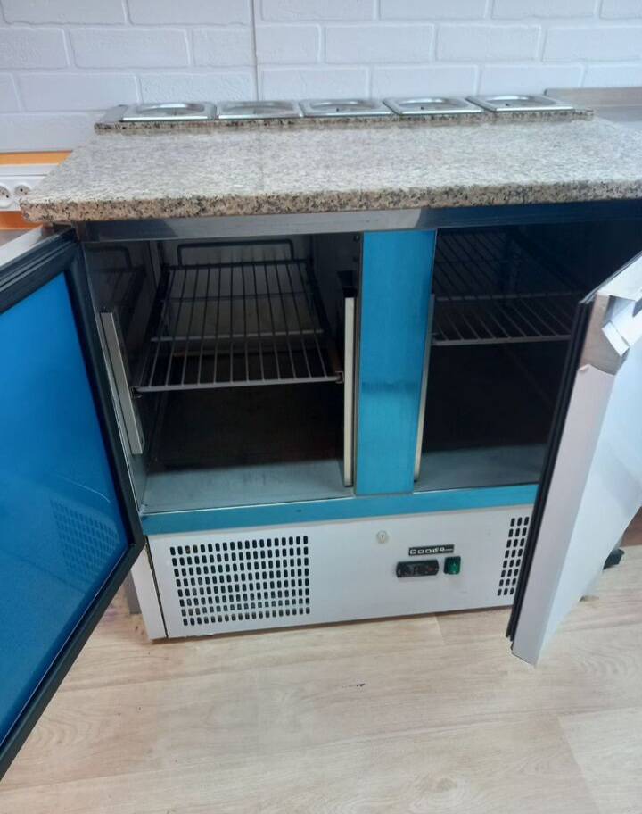 Продаю Холодильник Салладет в Ростове-на-Дону фото 2 Бытовая электроника Ростов-на-Дону