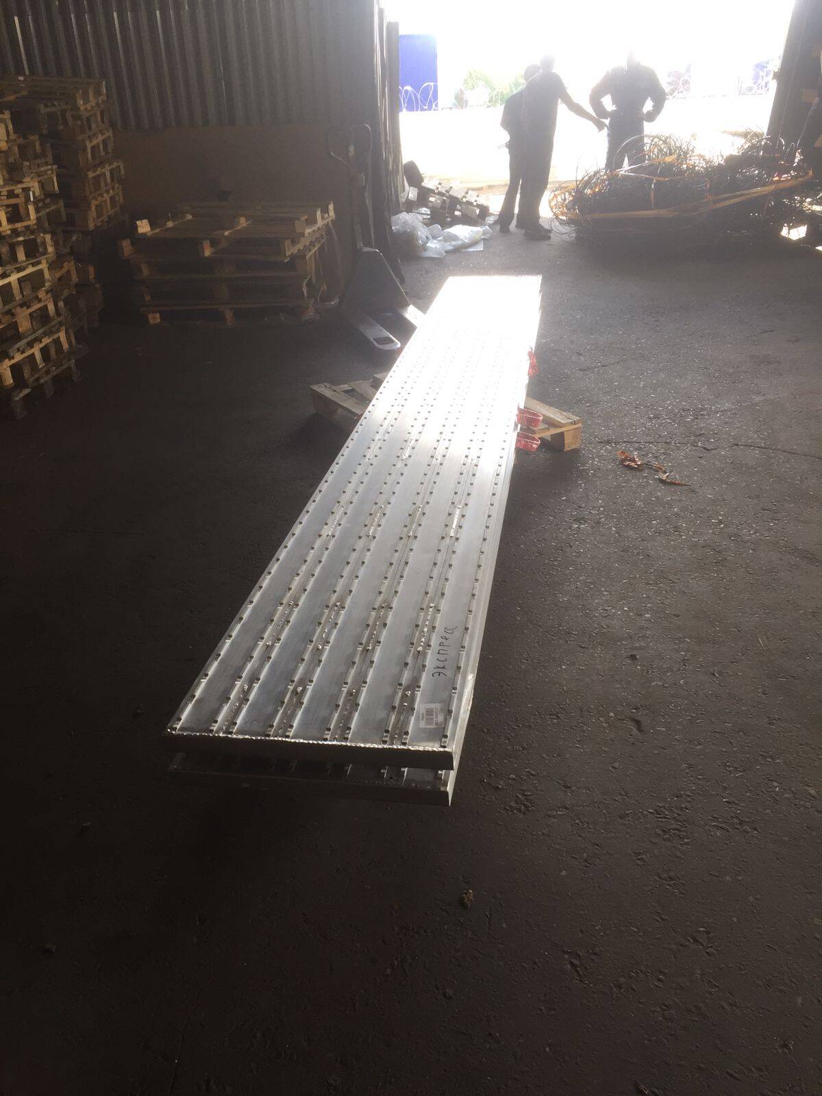 Трапы алюминиевые для бульдозеров 