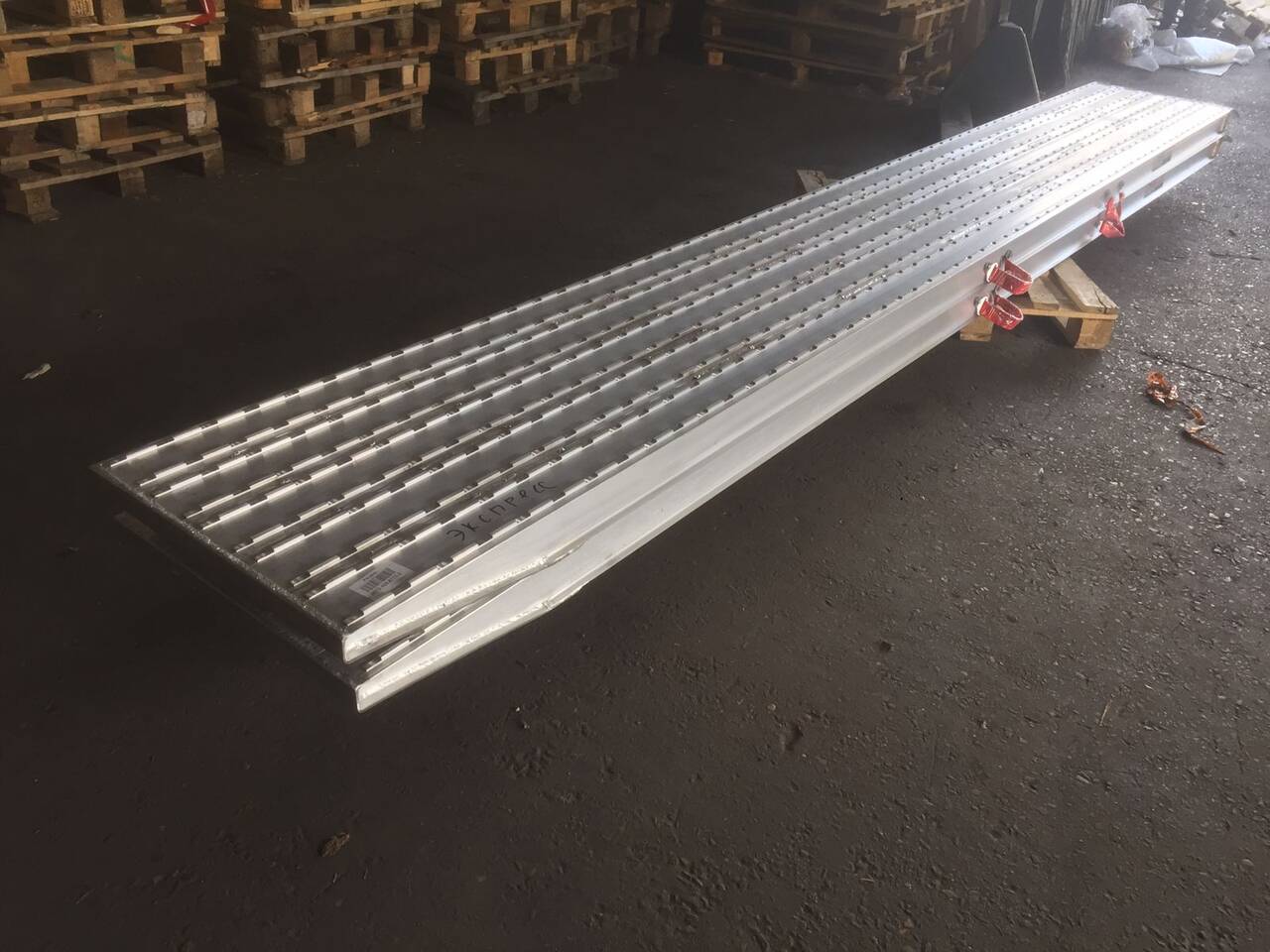 Трапы алюминиевые для бульдозеров  в Ростове-на-Дону фото 3 Транспорт Ростов-на-Дону