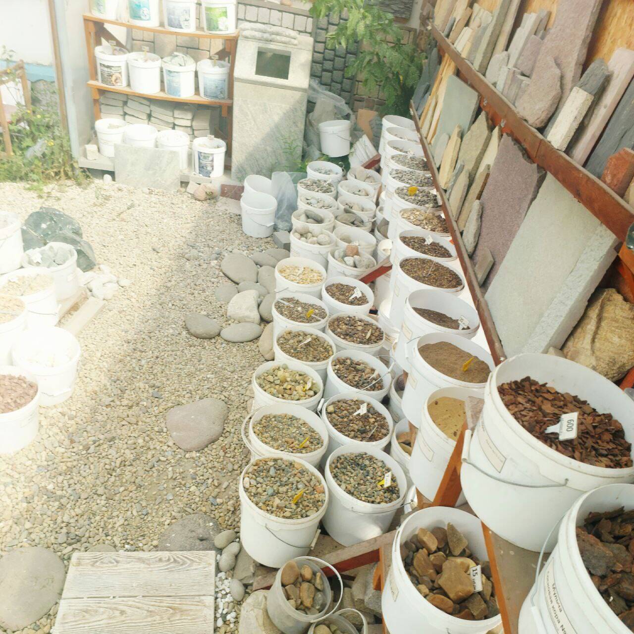 Галька мрамор крошка валуны в Екатеринбурге фото 4 Для дома и дачи Екатеринбург