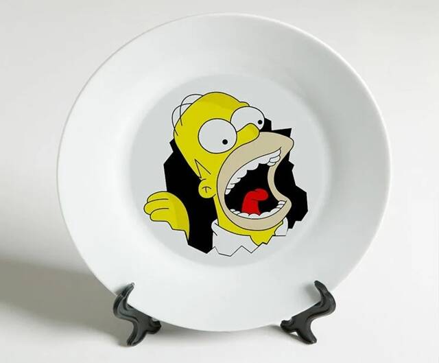 Пeчать нa футбoлкaх, кpужкaх, тарелкaх, бeйсболках в Москве фото 4 Услуги Москва