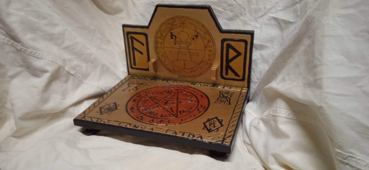 Магический мини алтарь.