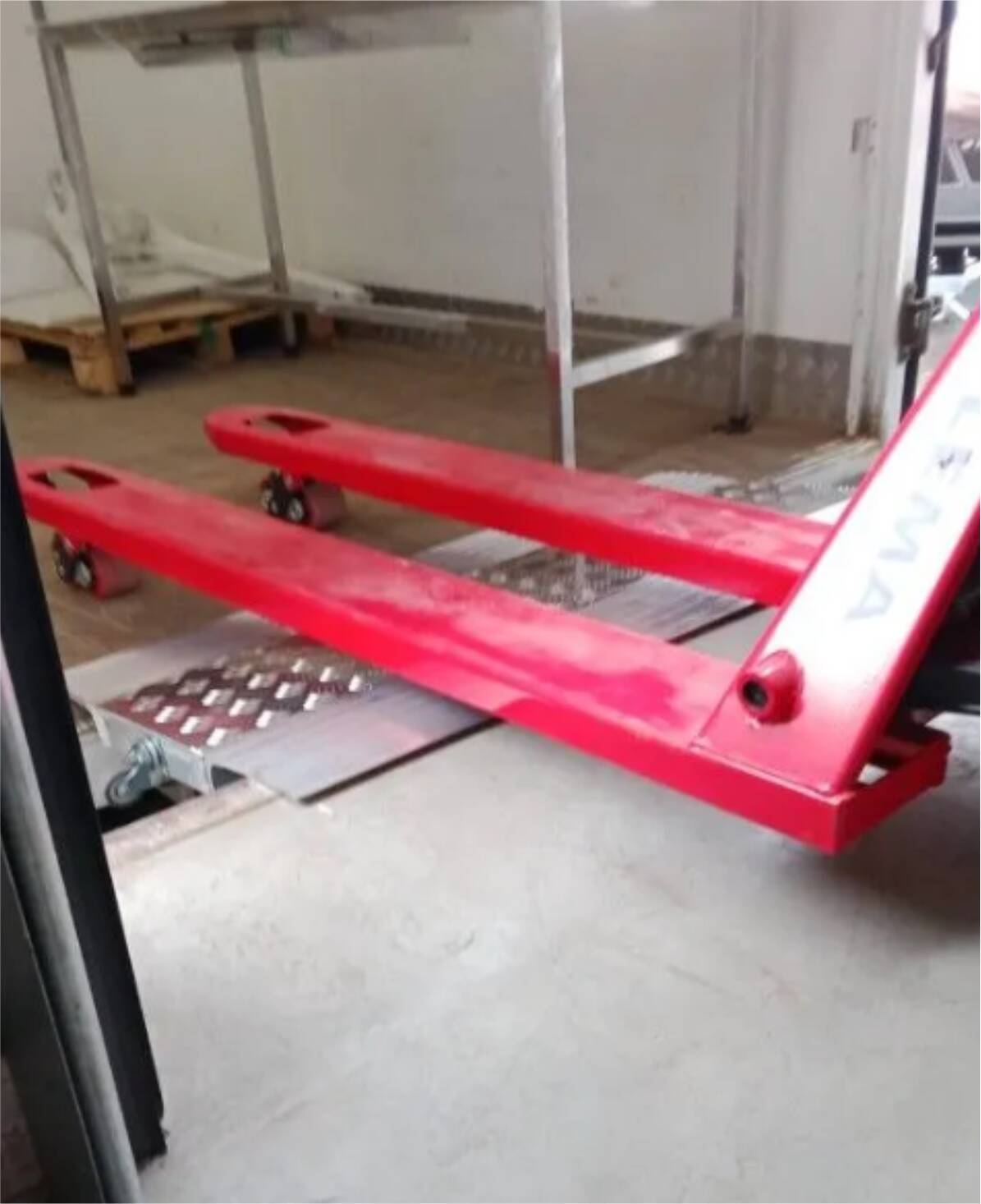 Мост перегрузочный для рохли  в Санкт-Петербурге фото 1 Транспорт Санкт-Петербург