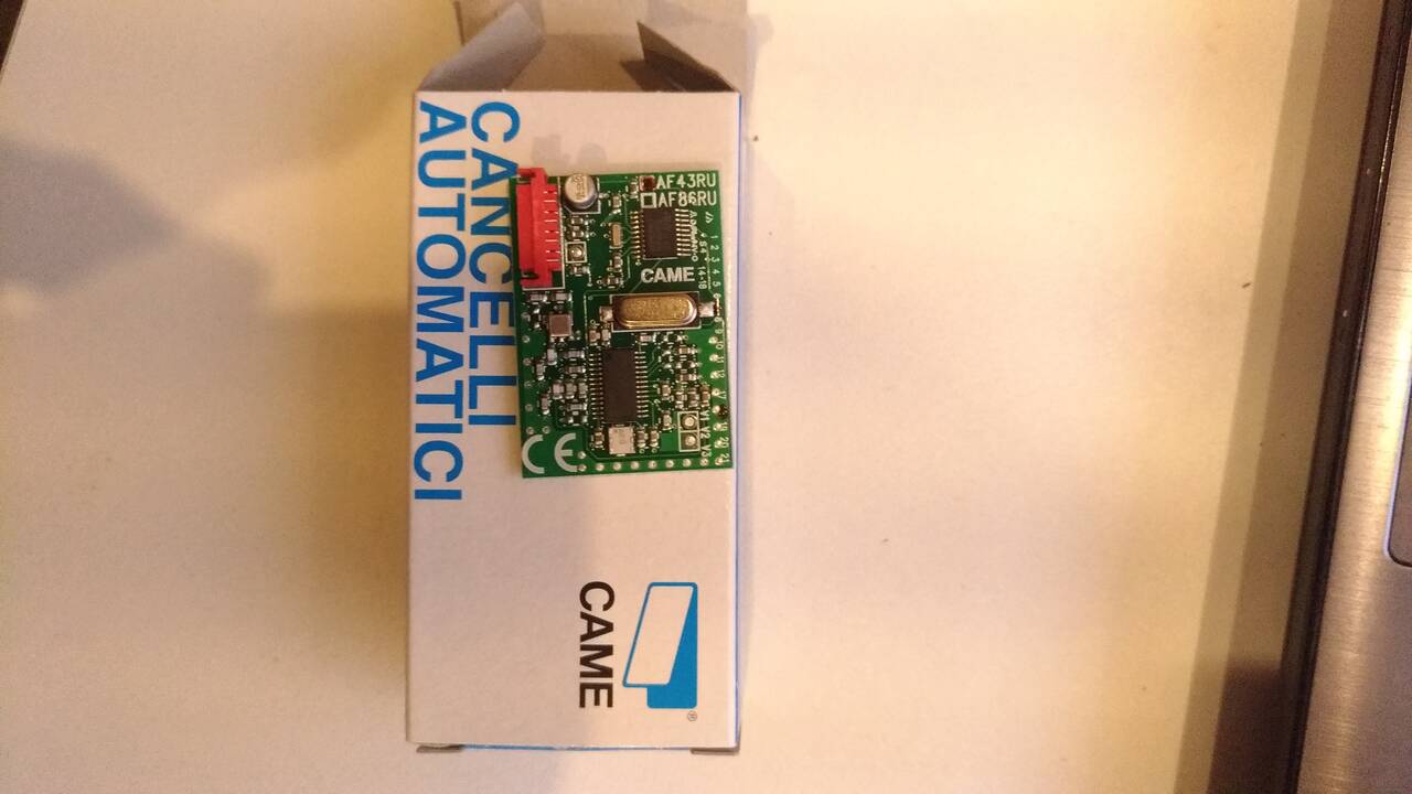 ПЛАТО ПРИЕМНИКА РАДИОСИГНАЛА ДЛЯ ПУЛЬТА УПРАВЛЕНИЯ САМЕ 