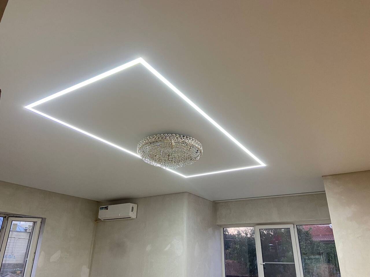 Натяжной потолок под ключ