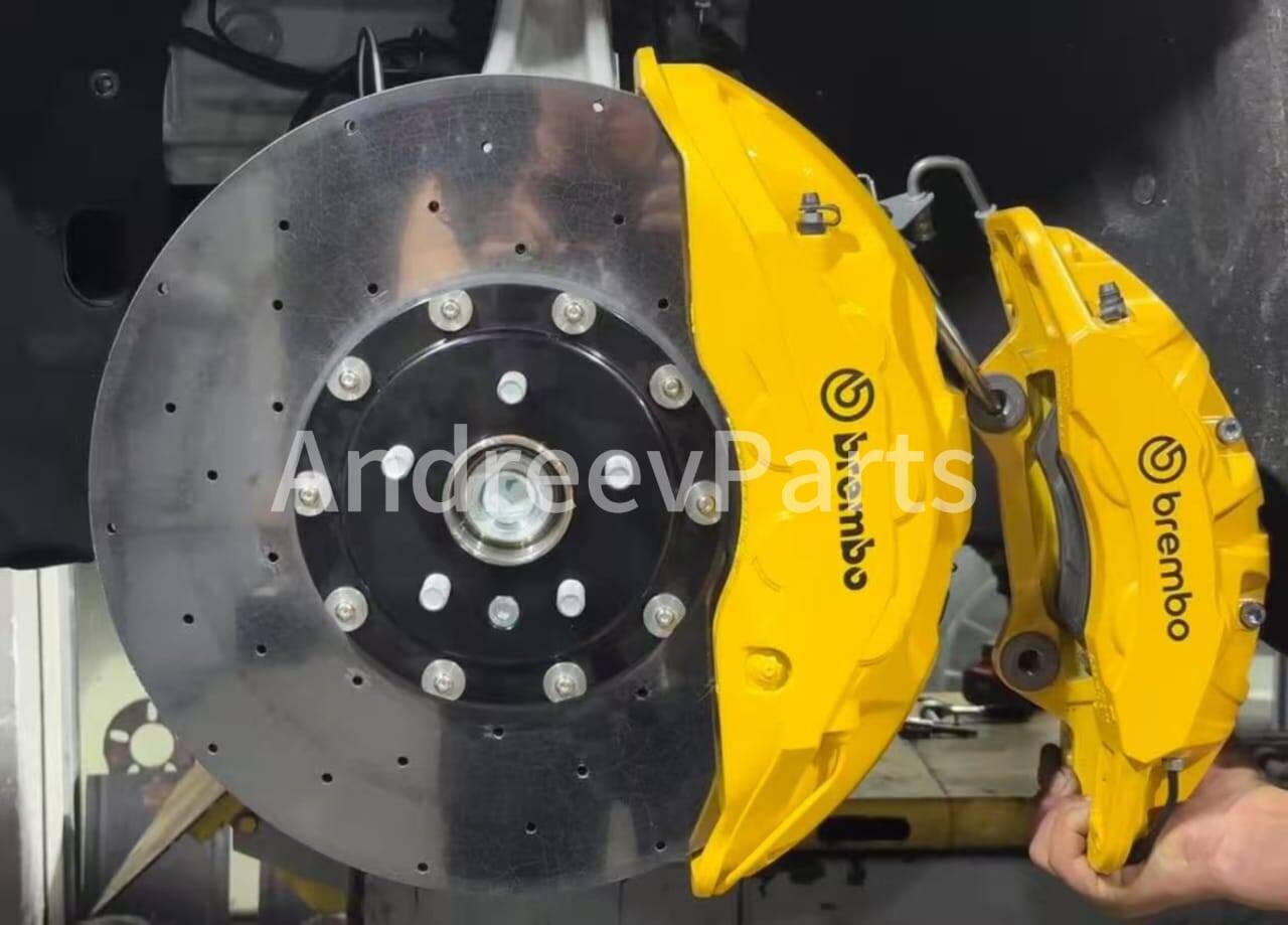 Карбон-керамические тормоза BREMBO на Land Rover Defender 5.0 в Санкт-Петербурге фото 1 Транспорт Санкт-Петербург