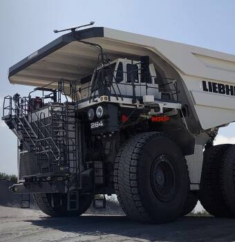 Запчасти на спецтехнику Liebherr, Бульдозеры, Экскаваторы. в Санкт-Петербурге фото 1 Транспорт Санкт-Петербург