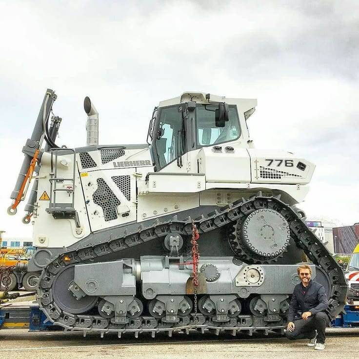 Запчасти на спецтехнику Liebherr, Бульдозеры, Экскаваторы. в Санкт-Петербурге фото 4 Транспорт Санкт-Петербург