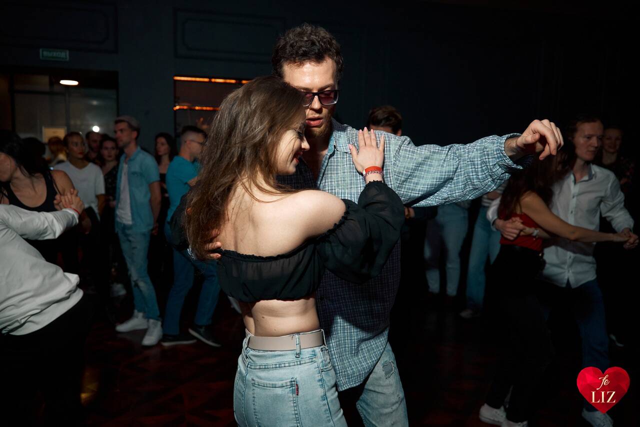 Обучение танцам (бачата)  в Санкт-Петербурге фото 4 Услуги Санкт-Петербург