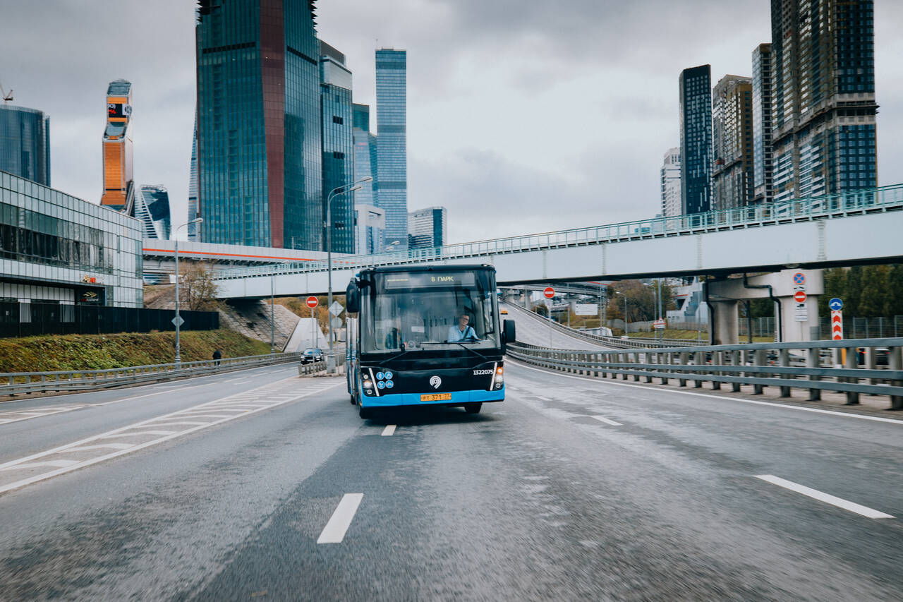 Водитель автобуса (водитель автобуса на вахту), ученик водителя