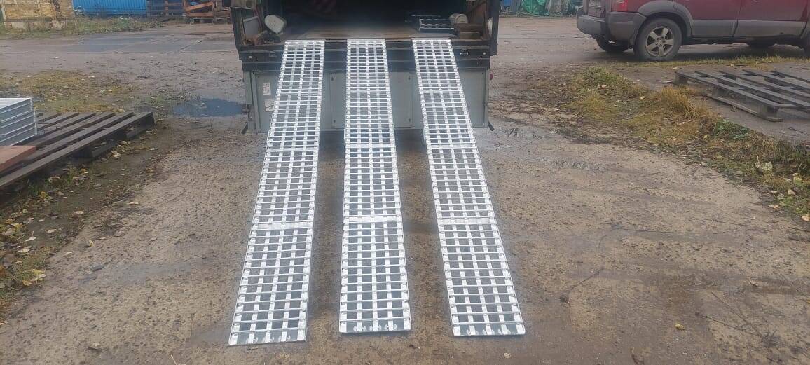 Сходни алюминиевые 3 метра Грузоподъёмность до 1100 кг В наличии более 50-ти готовых комплектов погрузочных рамп (аппарелей) и более 100 типовых моделей. Сроки изготовление от 3 рабочих дней. Гарантия 1 год. Обратите внимание, что наша компания является и в Нижнем Новгороде фото 5 Транспорт Нижний Новгород