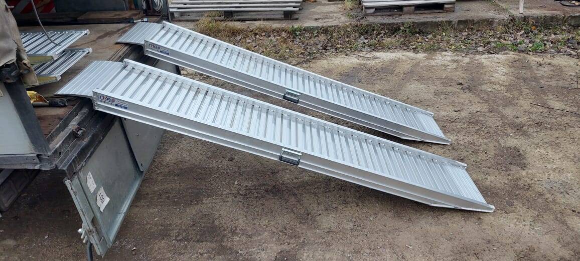 Сходни для заезда 3 метра Грузоподъёмность 3000 кг Сходни для заезда 3 метра Грузоподъёмность 3000 кг