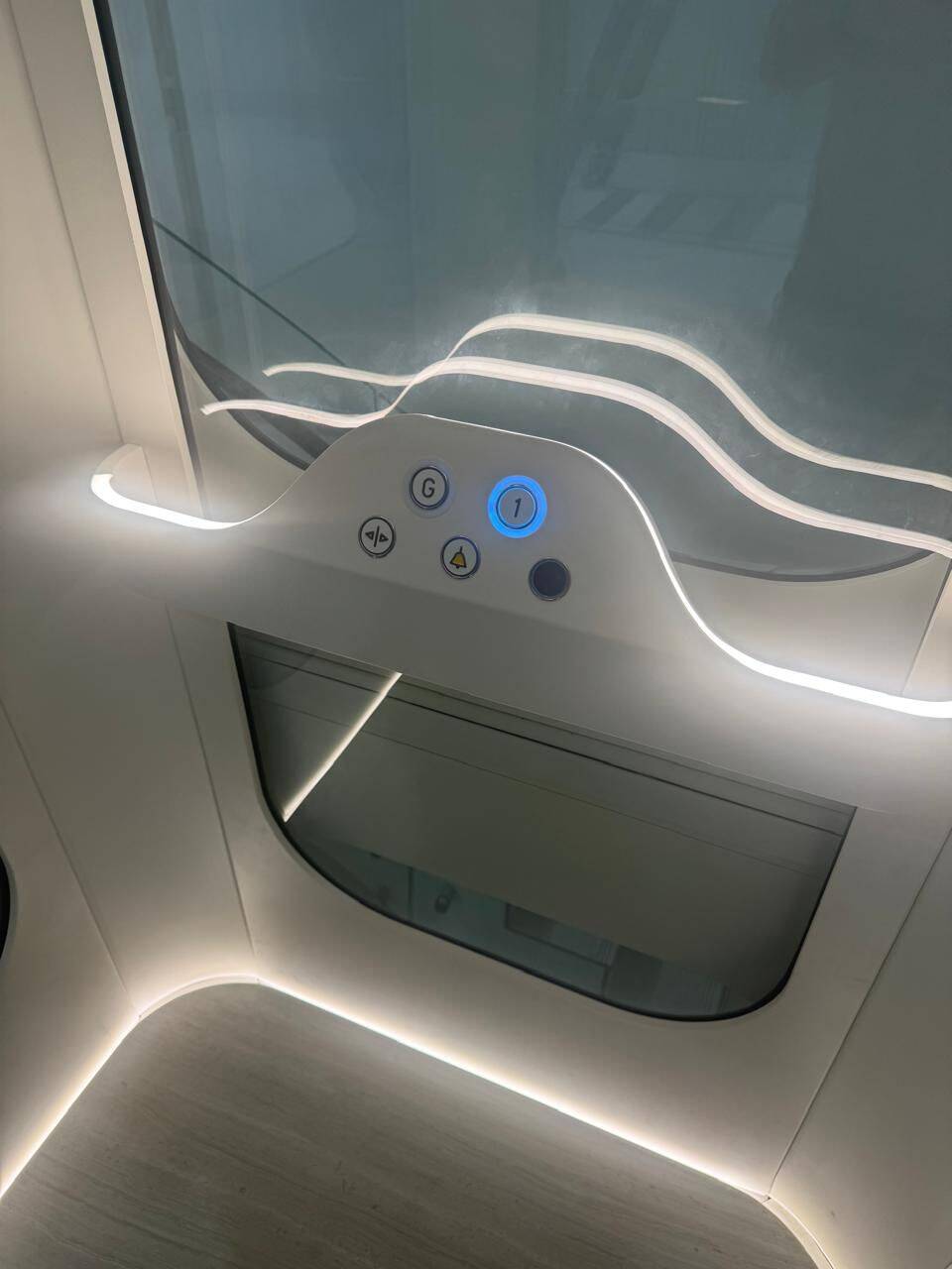 1.Встречайте коттеджные лифты НОВОГО поколения AURA - поставка, монтаж, обслуживание