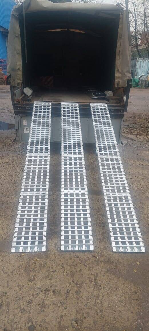 Аппарели трапы 3500 мм до 700 кг на пару  