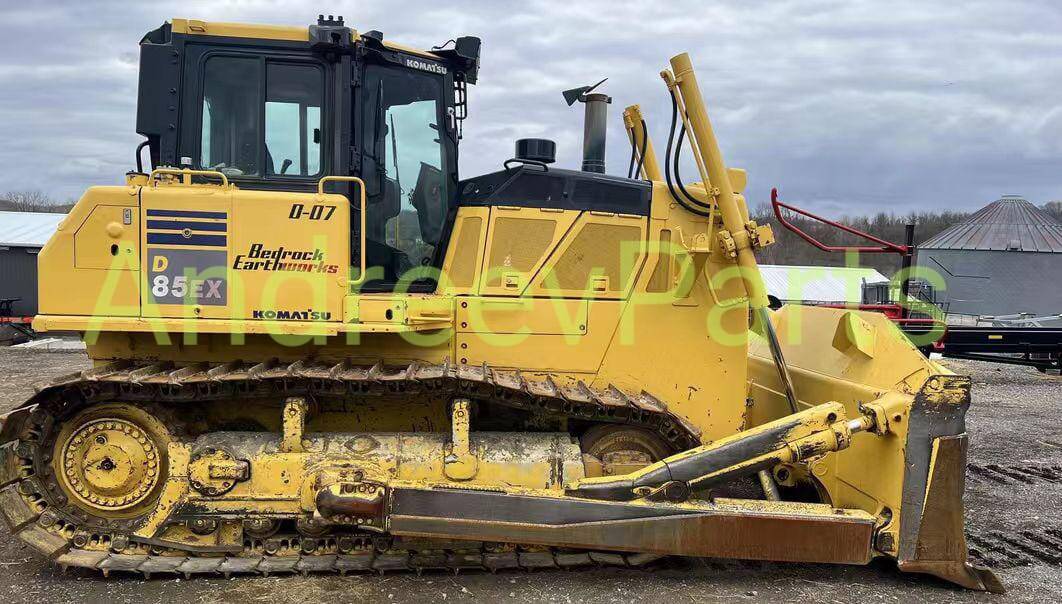 Продается бульдозер Komatsu D85EX-15 Продается бульдозер Komatsu D85EX-15
