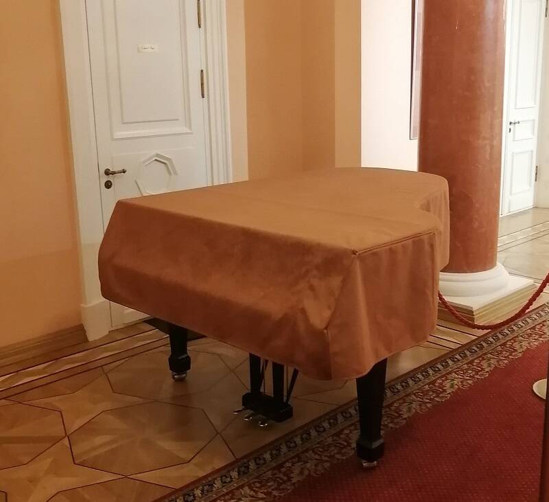 Чехлы для роялей и пианино всех моделей и размеров