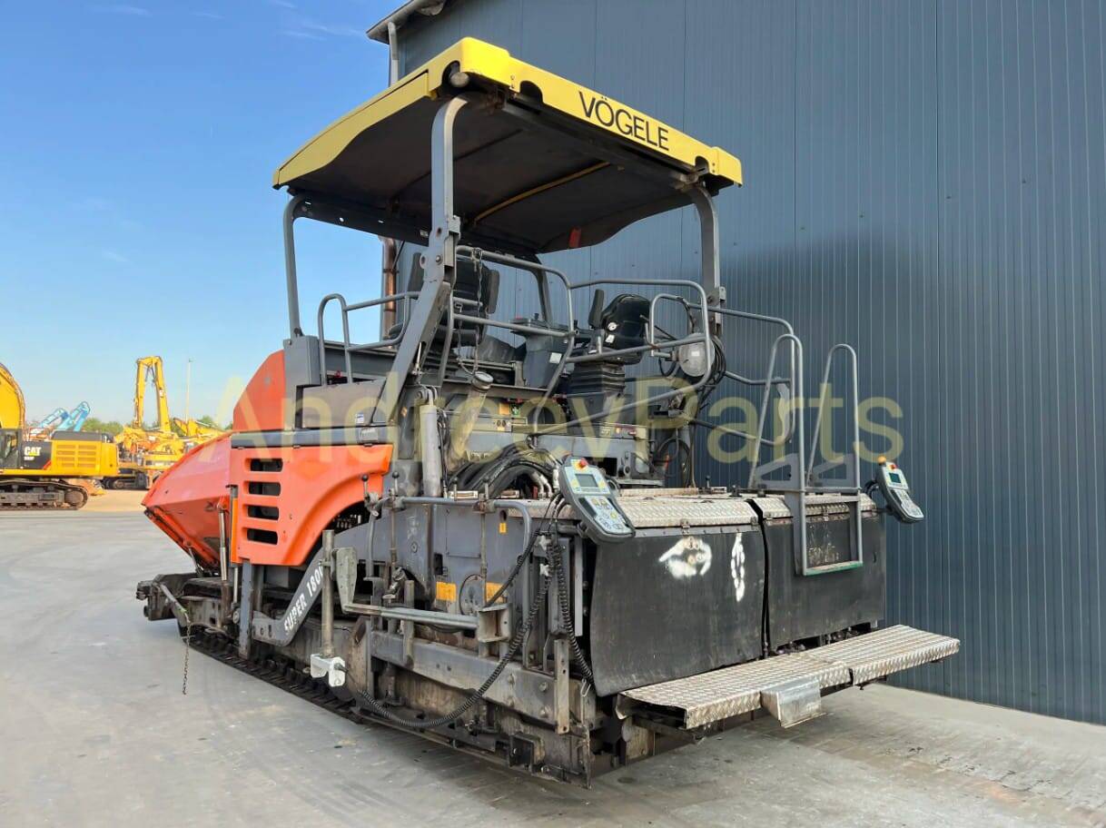 Асфальтоукладчик VÖGELE Super 1800-2i, 2007 г.в. Асфальтоукладчик VÖGELE Super 1800-2i, 2007 г.в.