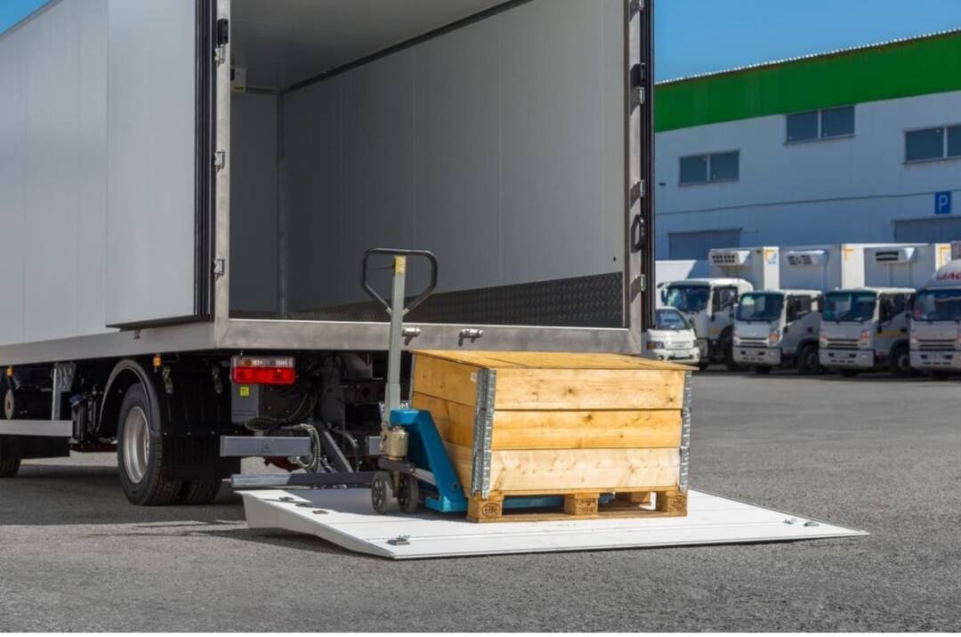 Грузовые перевозки. Грузчики.