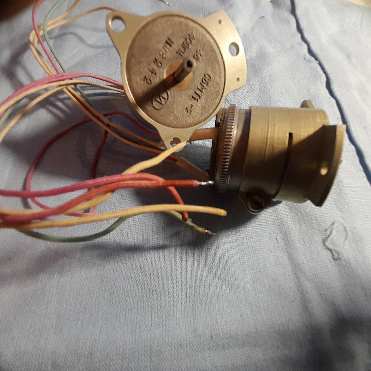 СБМТ1-2 — это электродвигатель.  