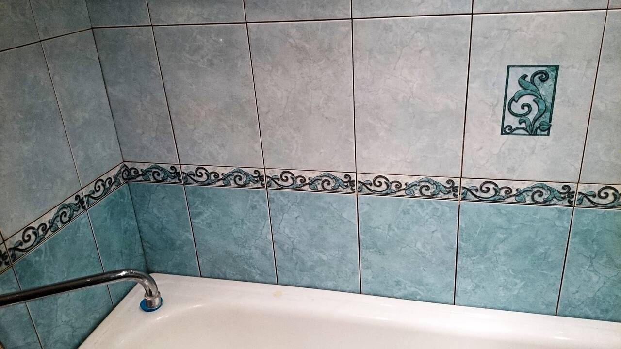 Собств сдаёт место комн кв-ре хоз Стройгородок. 1-2 рус.