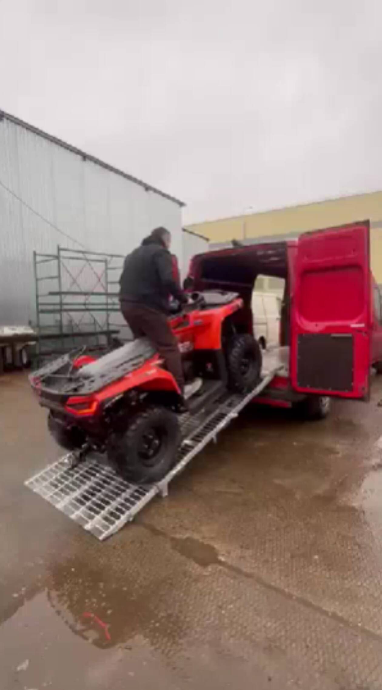 Трап для снегохода, квадроцикла, мотоцикла в микроавтобус Трап для снегохода, квадроцикла, мотоцикла в микроавтобус