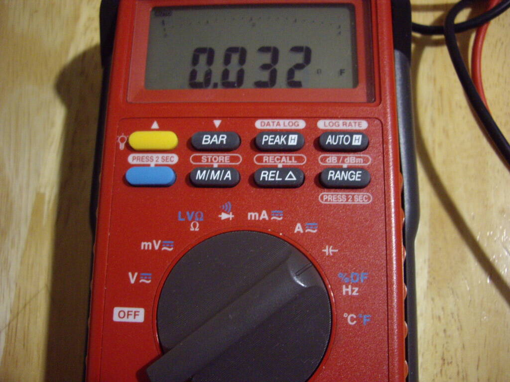 Цифровой мультиметр BENNING MM11  в Челябинске фото 6 Бытовая электроника Челябинск