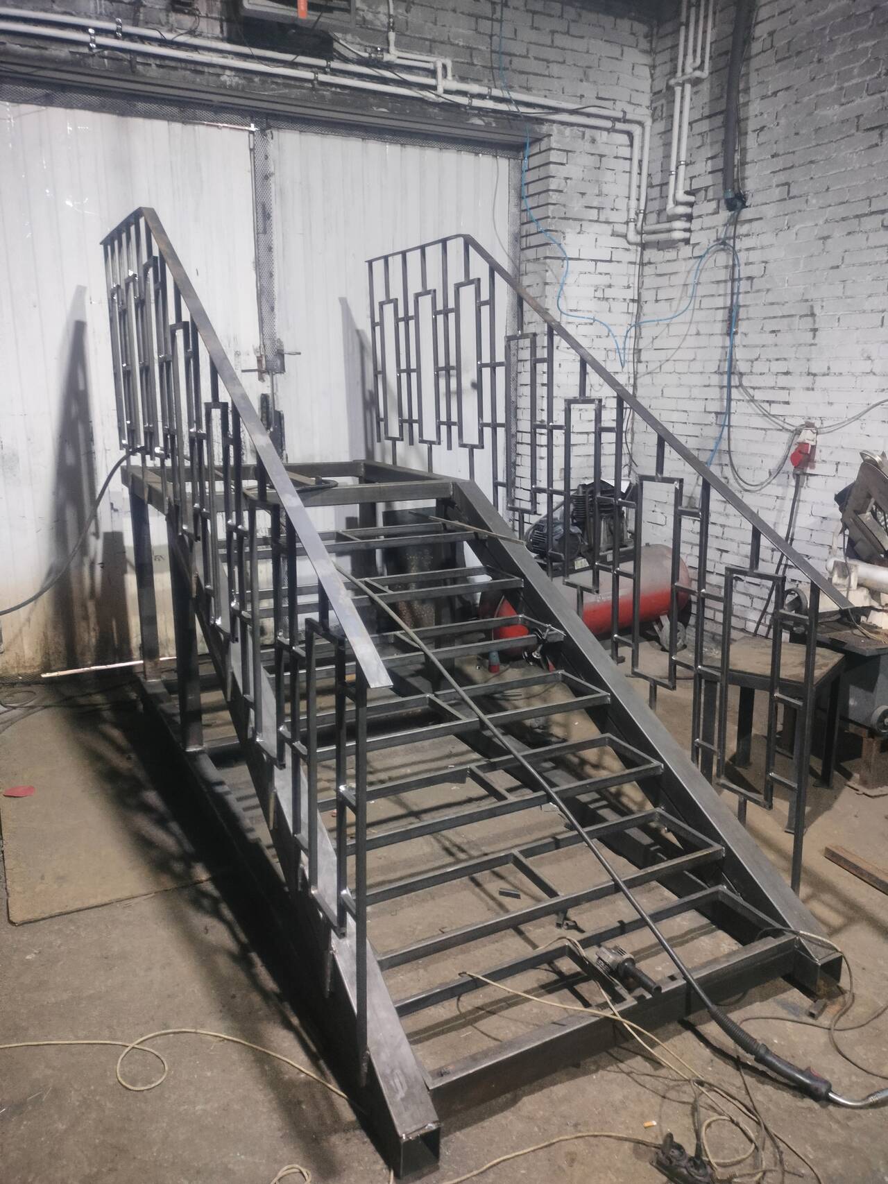 Ворота откатни. Забор металлический конструкции во Всеволожске фото 7 Услуги Всеволожск Ворота откатни. Забор металлический конструкции во Всеволожске фото 7 Услуги Всеволожск