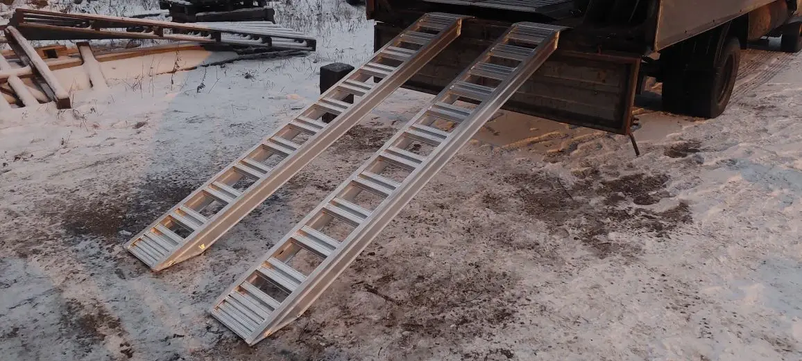 Аппарели алюминиевые 2500 мм до 2200 кг  в Белогорске (Республика Крым) фото 2 Транспорт Белогорск (Республика Крым)