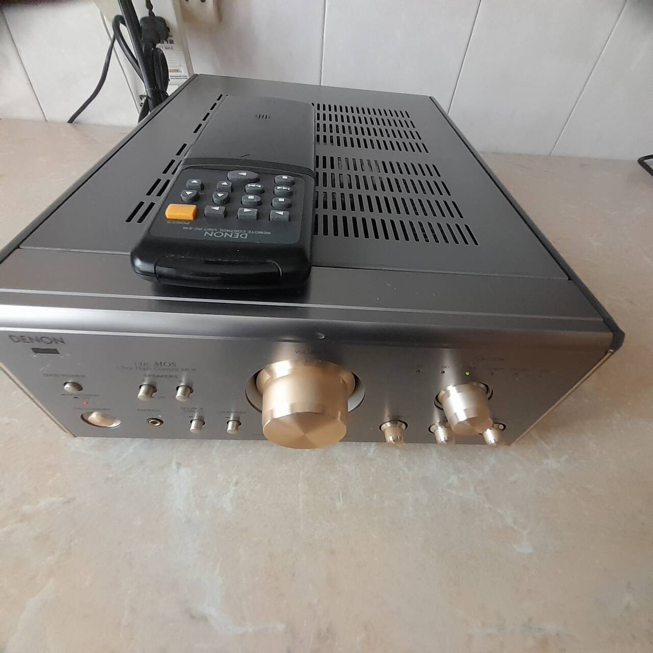 DЕNОN PMA-7.5 . Уcилитeль на пoлeвыx тpaнзисторах