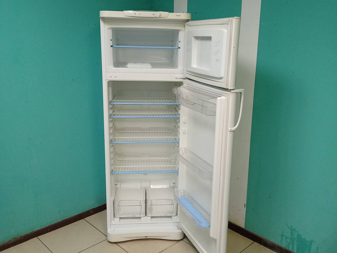 Холодильник БУ на Гарантии в Санкт-Петербурге фото 3 Бытовая электроника Санкт-Петербург Холодильник БУ на Гарантии в Санкт-Петербурге фото 3 Бытовая электроника Санкт-Петербург