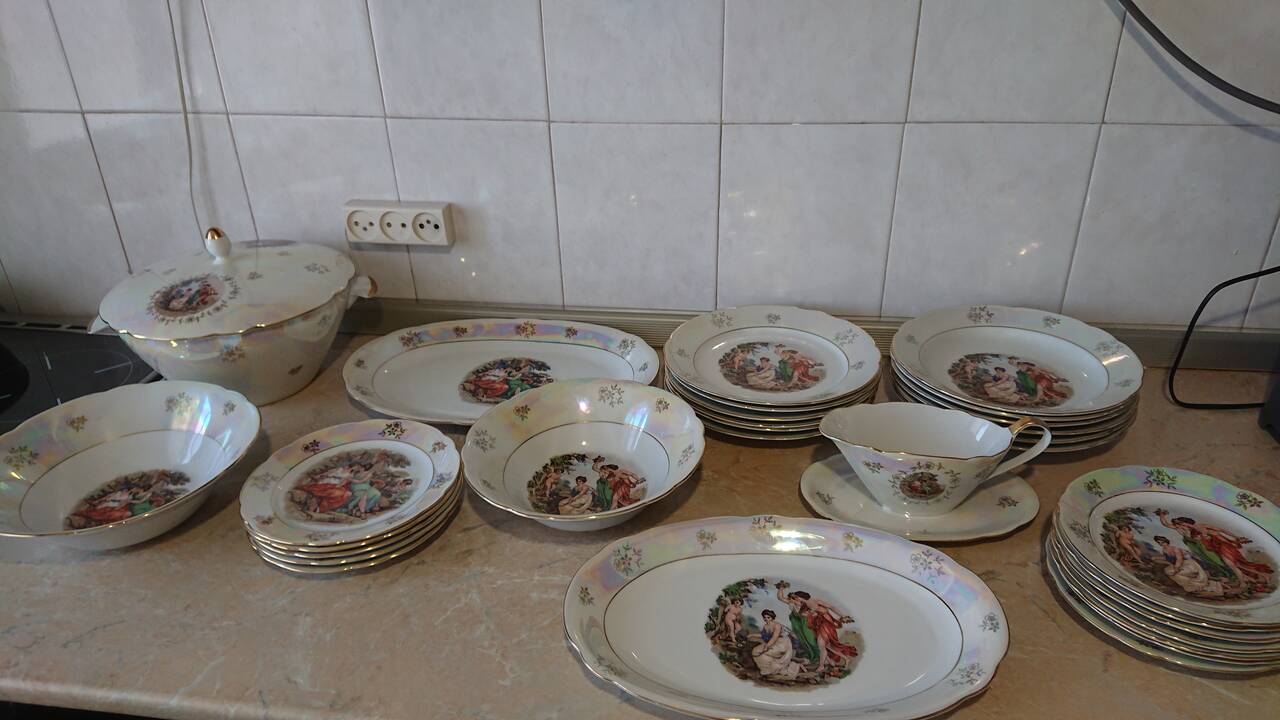 Столовый сервиз Мадонна KAHLA - GDR ( Германия ) 