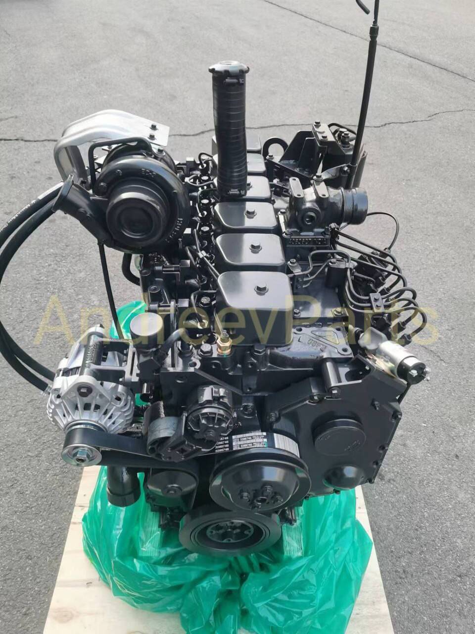 Новый двигатель Cummins B5.9 (6BT) с гарантией. Новый двигатель Cummins B5.9 (6BT) с гарантией.