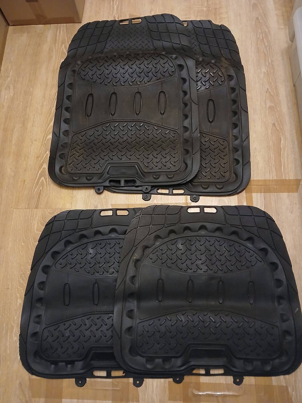 Набор (4 шт.) автомобильных ковриков универсальных в Санкт-Петербурге фото 2 Транспорт Санкт-Петербург