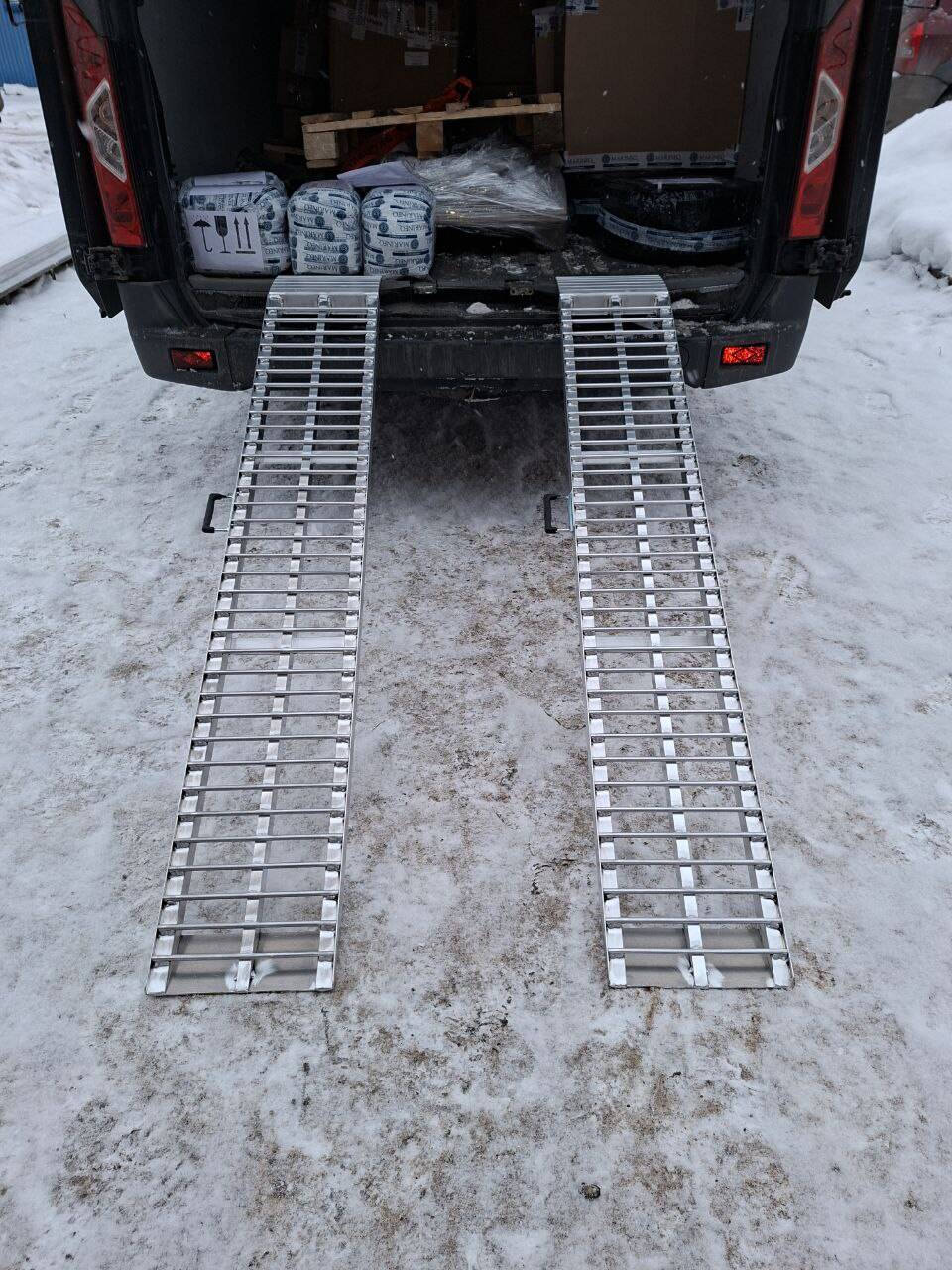 Сходни для легкового прицепа или микроавтобуса 