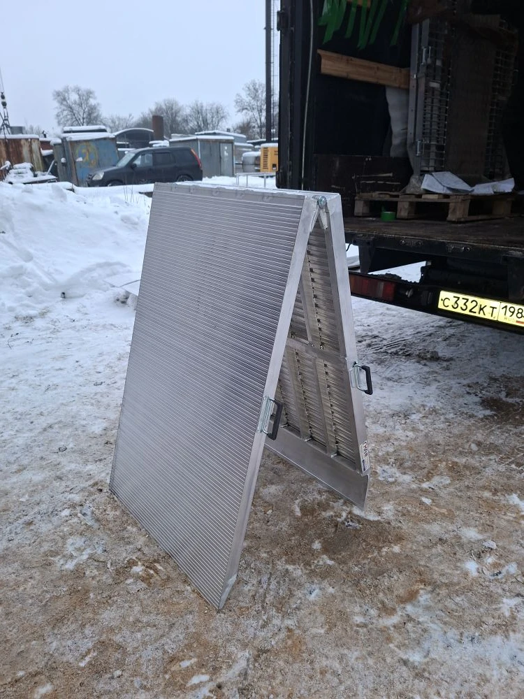 Мост погрузочный(ручной) Мост погрузочный(ручной)