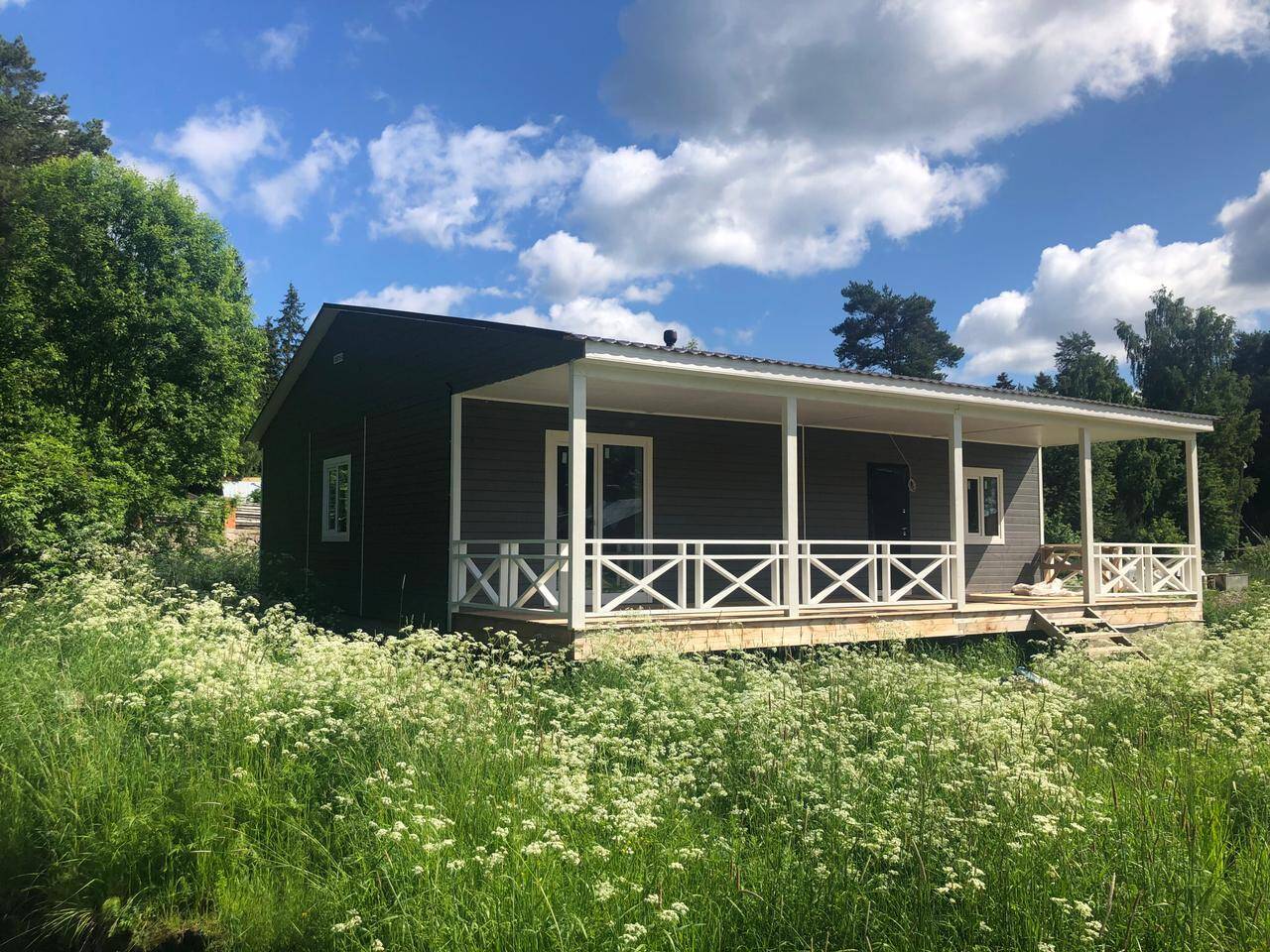 Продам участок с новым жилым домом в 5 км от г Выборга в п Соколинское