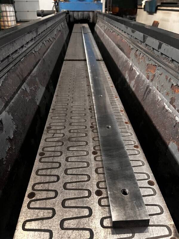 Новые комплекты гильотинных ножей 510 60 20, 520 75 25, 540 60 16, 550 60 16 от завода производителя в наличии в городе Москва и Тула. Отгрузка гильотинных ножей по всей России.