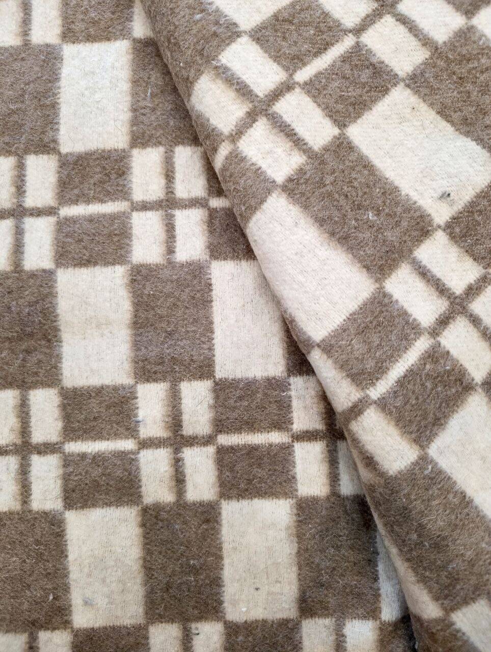 Продаю одеяла полушерсть Продаю одеяла полушерсть