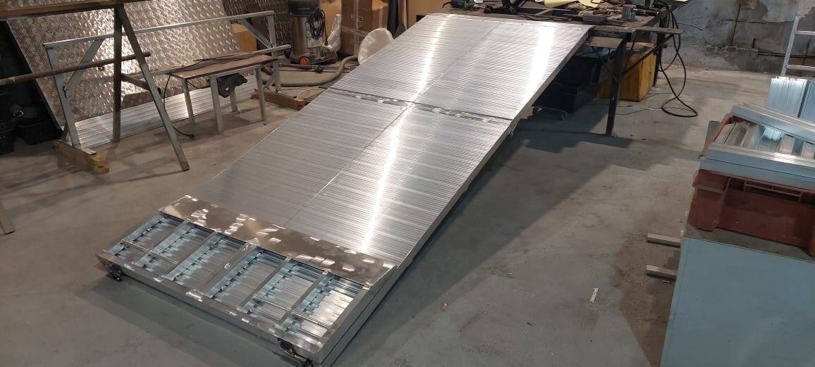 Трап складной автомобильно/стационарный (поломойки, пылесосы, рохли и пр.)  