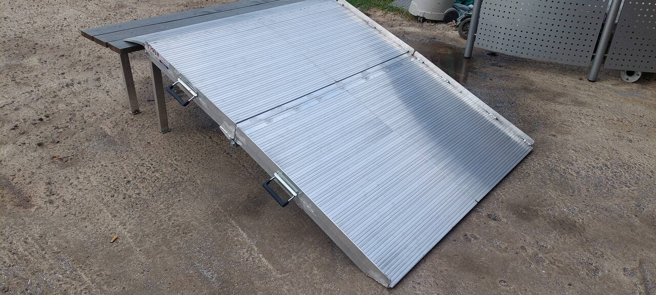 Мост погрузочный складной ГКА 5.150.120.2/4MГБ  в Чердыни фото 4 Транспорт Чердынь