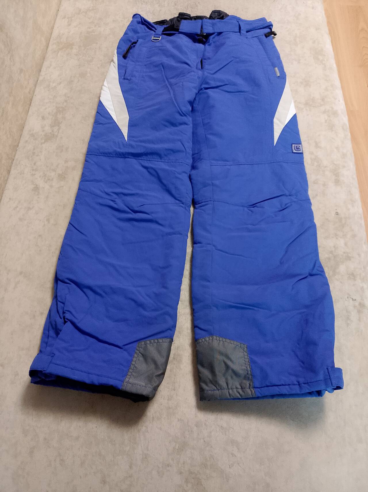 Горнолыжный (лыжный) женский костюм фирмы "Burton" б/у в Москве фото 3 Увлечения и отдых Москва Горнолыжный (лыжный) женский костюм фирмы "Burton" б/у в Москве фото 3 Увлечения и отдых Москва