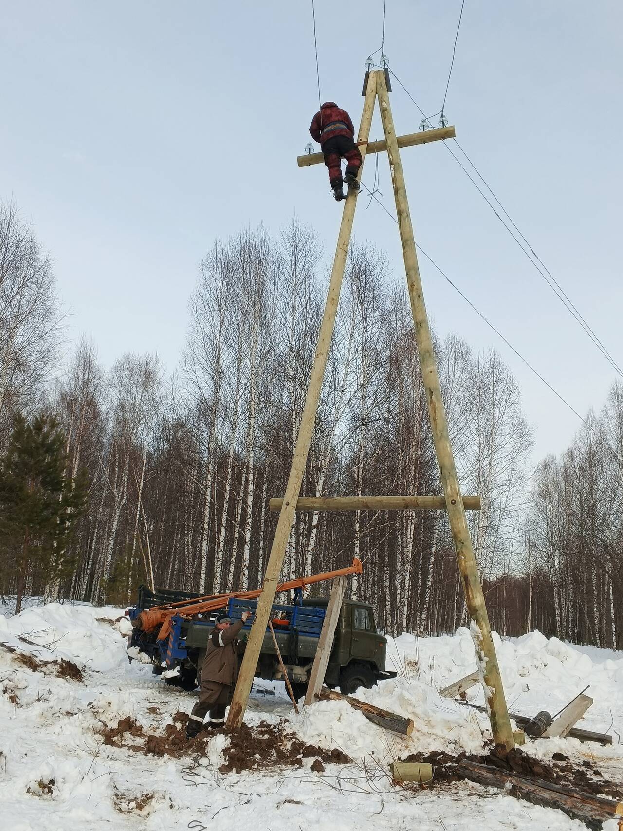 Монтаж провода сип. Установка опор ЛЭП.  ЖБ, Дерево. в Красноярске фото 4 Услуги Красноярск