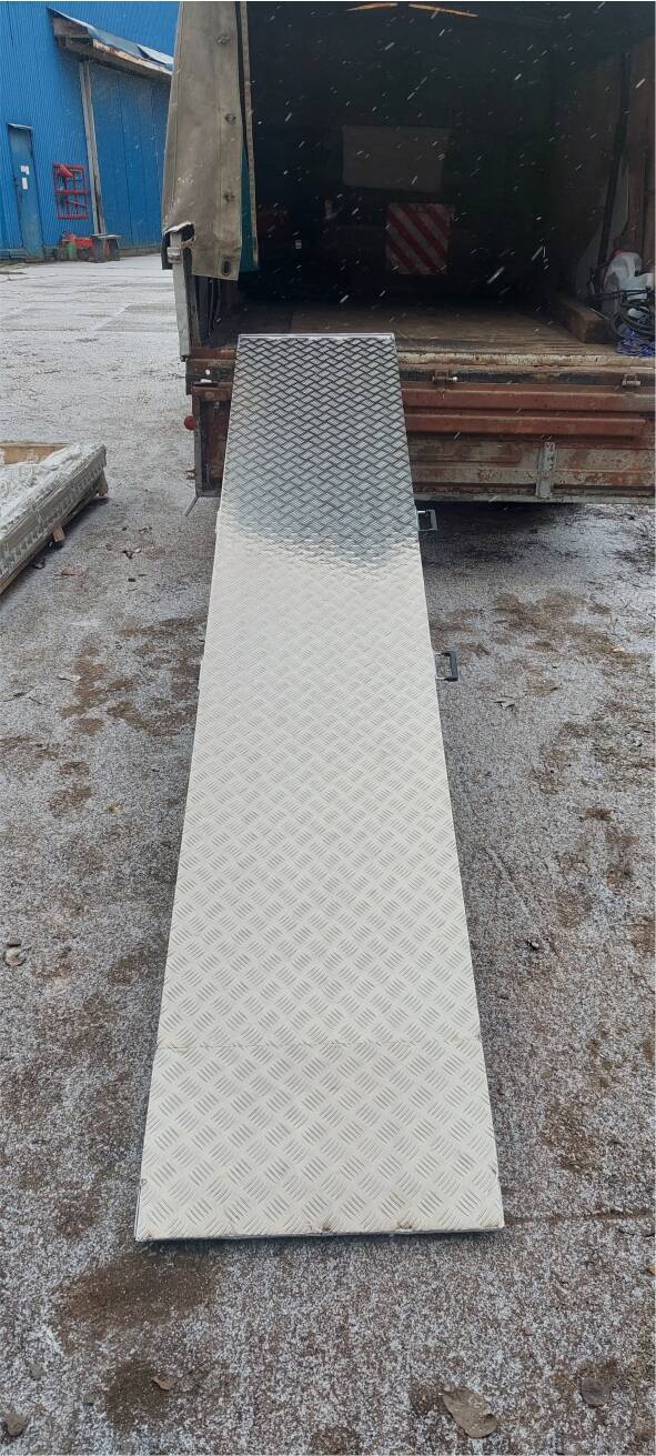 Мост погрузочный от производителя   в Крымске фото 2 Транспорт Крымск