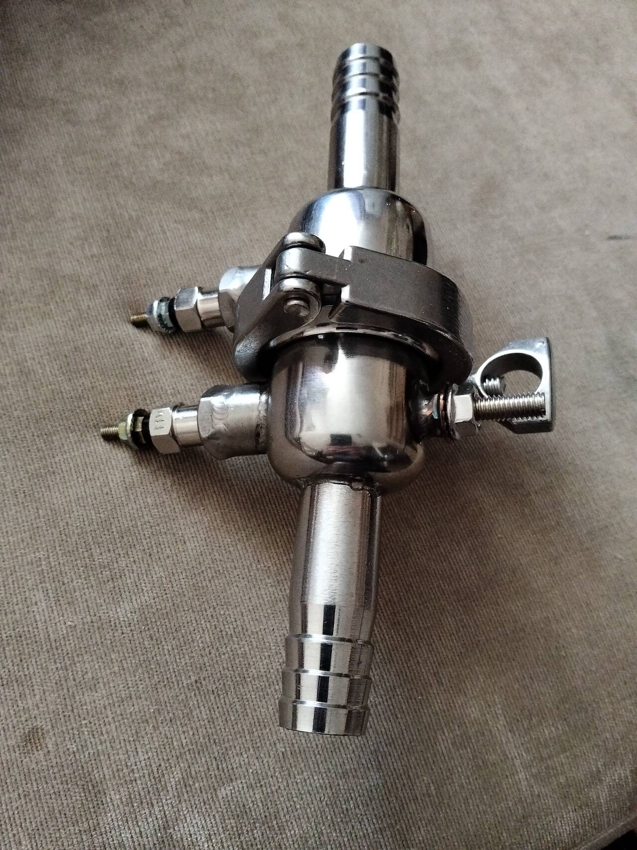 Проточный нагреватель антифриза 12В в Екатеринбурге фото 2 Транспорт Екатеринбург