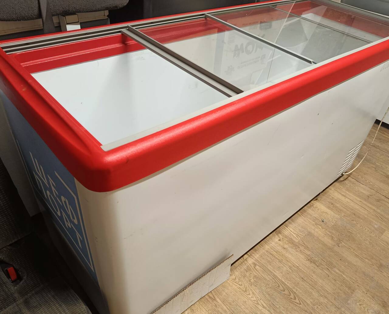 Морозильная витрина 1,8 м - 18 С