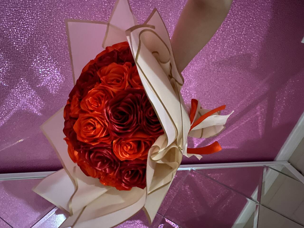 Вечные розы из атласных лент 