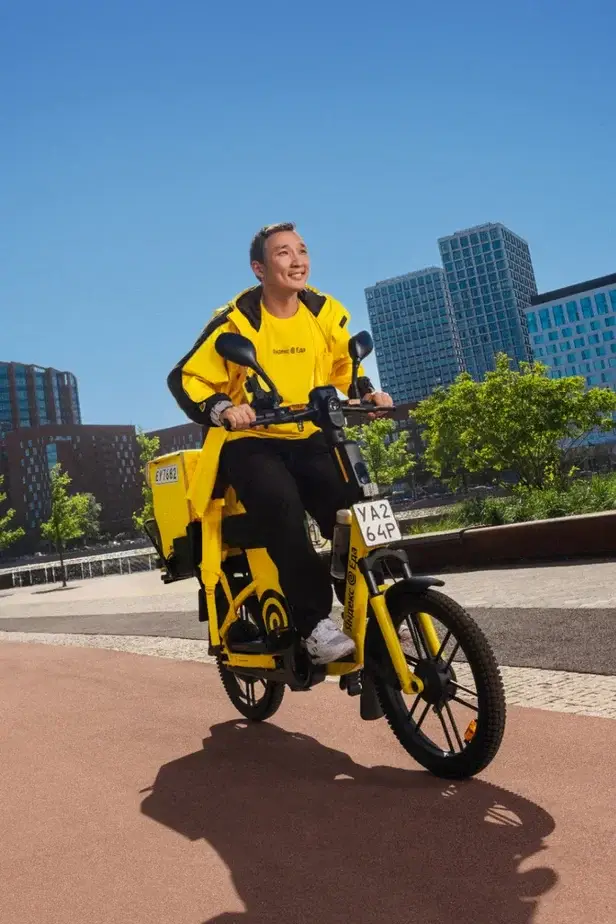 Курьер в Сервис Яндекс Еда